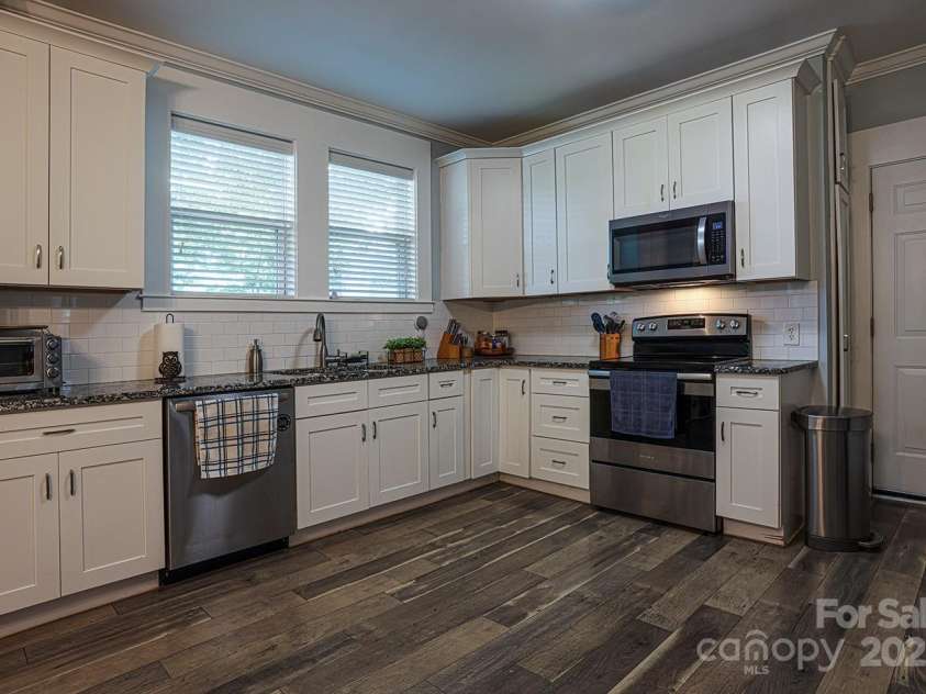 206 Elm Street, Lancaster, SC 29720.  MLS# CAR4282878, YatesRealty ID 29525. 