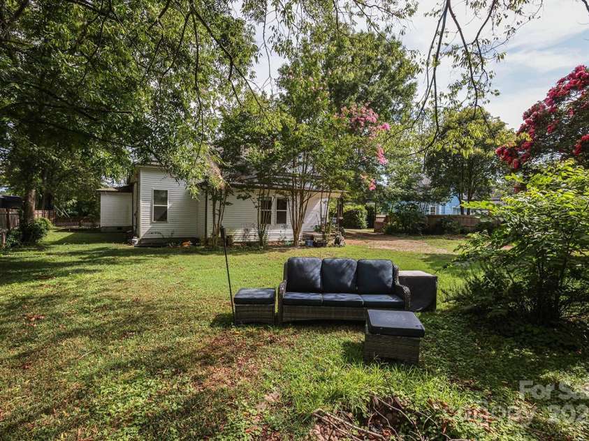 206 Elm Street, Lancaster, SC 29720.  MLS# CAR4282878, YatesRealty ID 29525. 