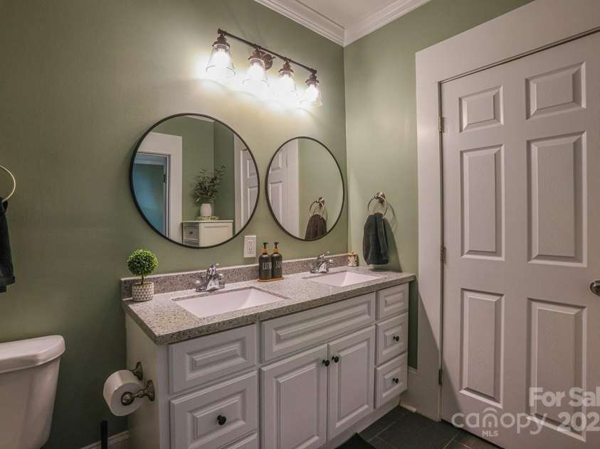 206 Elm Street, Lancaster, SC 29720.  MLS# CAR4282878, YatesRealty ID 29525. Owner's Suite Bath