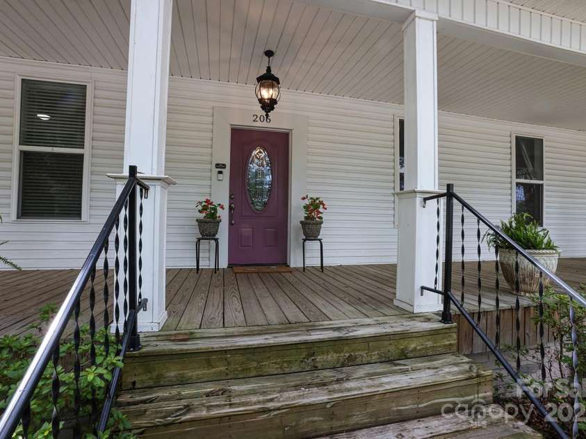 206 Elm Street, Lancaster, SC 29720.  MLS# CAR4282878, YatesRealty ID 29525. Wrap-Around Porch