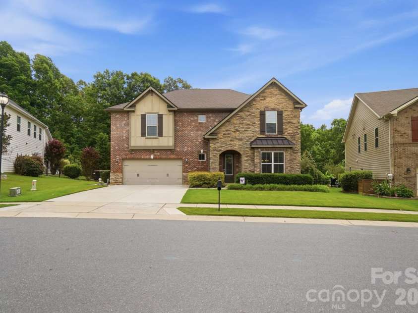 1385 Cilantro Court, Tega Cay, SC 29708.  MLS# CAR4391171, YatesRealty ID 29526. 