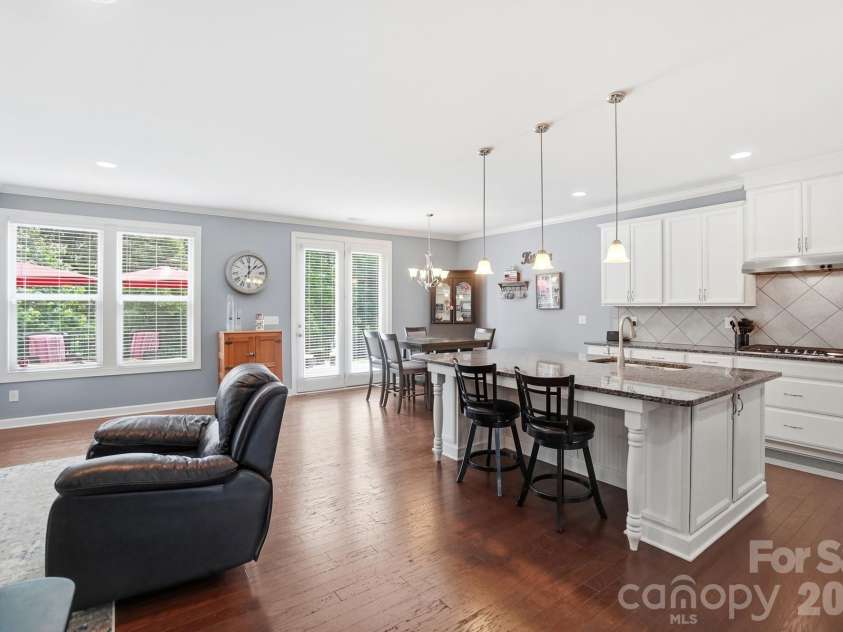 1385 Cilantro Court, Tega Cay, SC 29708.  MLS# CAR4391171, YatesRealty ID 29526. Kitchen