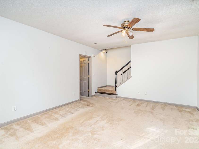 3630 Melrose Cottage Drive, Matthews, NC 28105.  MLS# CAR4278520, YatesRealty ID 29527. 