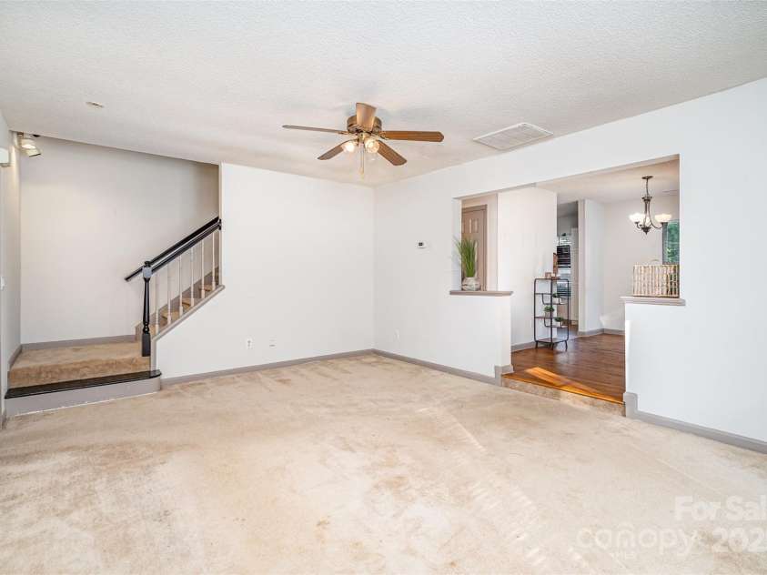 3630 Melrose Cottage Drive, Matthews, NC 28105.  MLS# CAR4278520, YatesRealty ID 29527. 