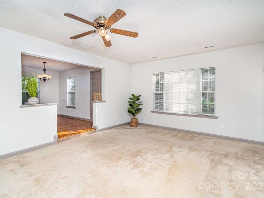 3630 Melrose Cottage Drive, Matthews, NC 28105.  MLS# CAR4278520, YatesRealty ID 29527. 