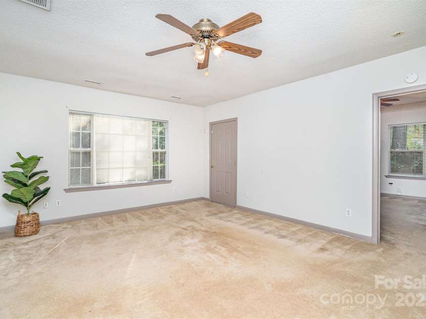 3630 Melrose Cottage Drive, Matthews, NC 28105.  MLS# CAR4278520, YatesRealty ID 29527. 