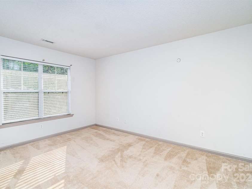 3630 Melrose Cottage Drive, Matthews, NC 28105.  MLS# CAR4278520, YatesRealty ID 29527. 