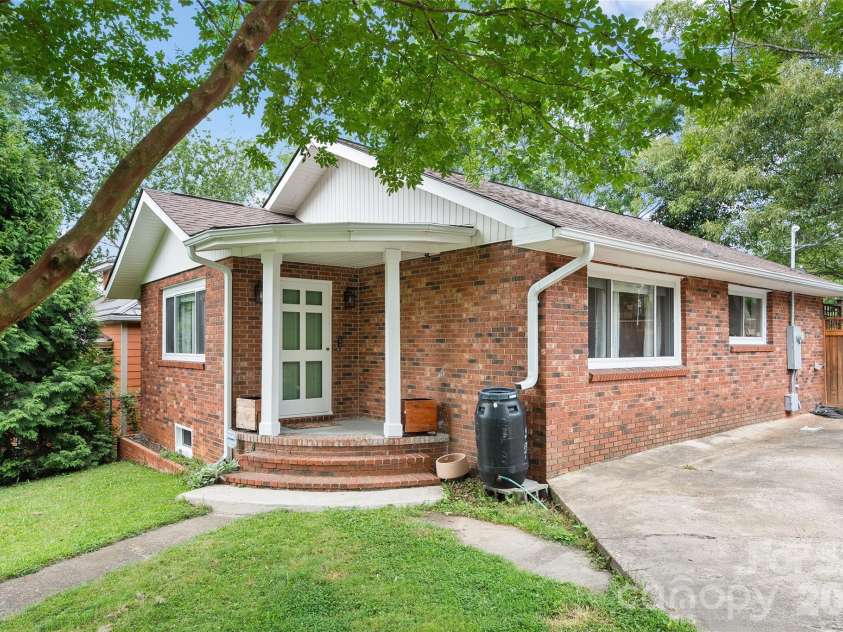 155 Michigan Avenue, Asheville, NC 28806.  MLS# CAR4388418, YatesRealty ID 29528. 