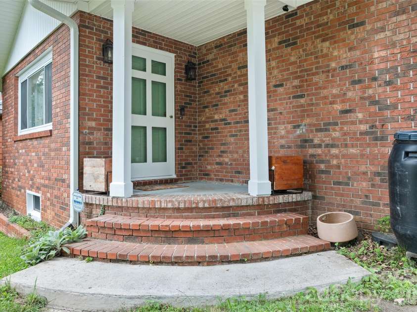 155 Michigan Avenue, Asheville, NC 28806.  MLS# CAR4388418, YatesRealty ID 29528. 
