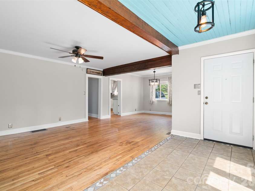 155 Michigan Avenue, Asheville, NC 28806.  MLS# CAR4388418, YatesRealty ID 29528. 