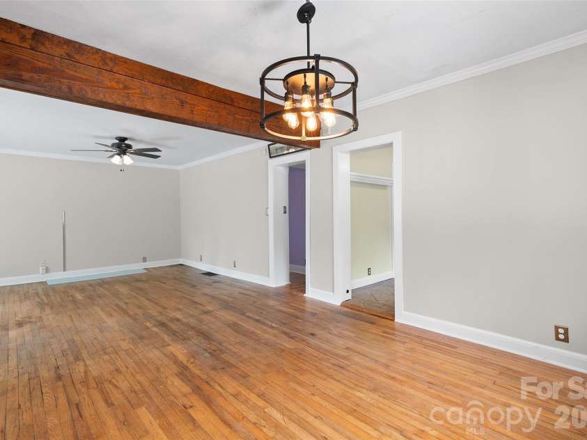 155 Michigan Avenue, Asheville, NC 28806.  MLS# CAR4388418, YatesRealty ID 29528. 
