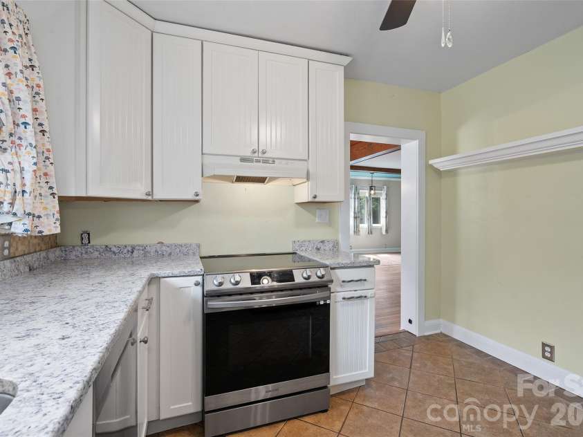 155 Michigan Avenue, Asheville, NC 28806.  MLS# CAR4388418, YatesRealty ID 29528. 