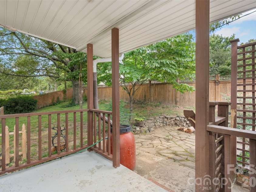 155 Michigan Avenue, Asheville, NC 28806.  MLS# CAR4388418, YatesRealty ID 29528. 