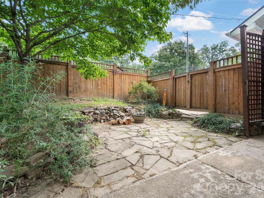 155 Michigan Avenue, Asheville, NC 28806.  MLS# CAR4388418, YatesRealty ID 29528. 