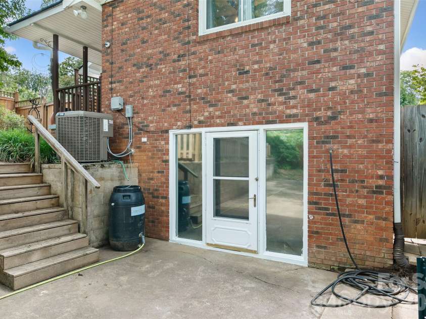 155 Michigan Avenue, Asheville, NC 28806.  MLS# CAR4388418, YatesRealty ID 29528. 