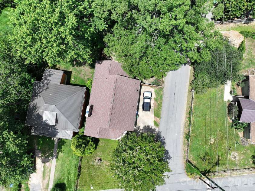 155 Michigan Avenue, Asheville, NC 28806.  MLS# CAR4388418, YatesRealty ID 29528. 