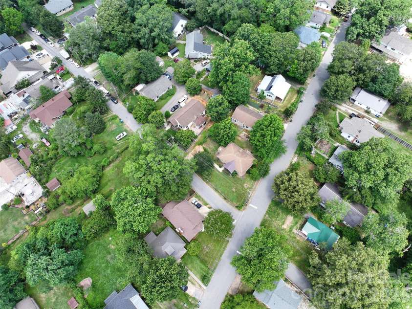155 Michigan Avenue, Asheville, NC 28806.  MLS# CAR4388418, YatesRealty ID 29528. 