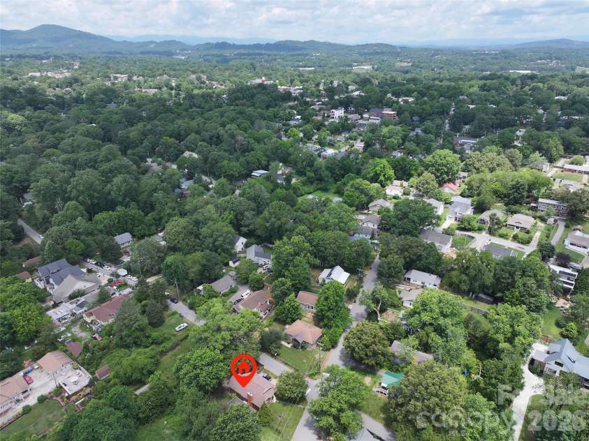 155 Michigan Avenue, Asheville, NC 28806.  MLS# CAR4388418, YatesRealty ID 29528. 