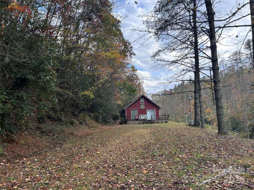 362 Melton Branch Road, Bakersville, NC 28705.  MLS# CAR4315469, YatesRealty ID 2953. 