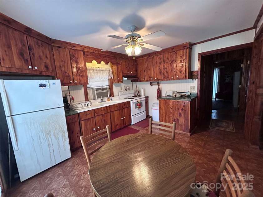 362 Melton Branch Road, Bakersville, NC 28705.  MLS# CAR4315469, YatesRealty ID 2953. 