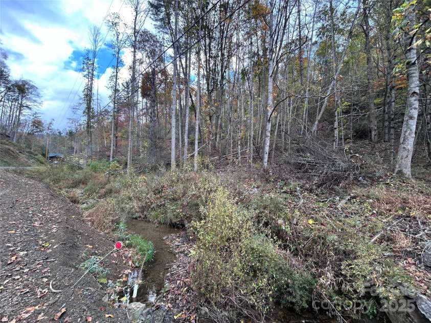 362 Melton Branch Road, Bakersville, NC 28705.  MLS# CAR4315469, YatesRealty ID 2953. 