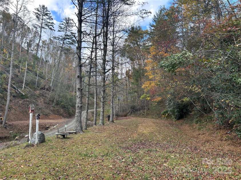 362 Melton Branch Road, Bakersville, NC 28705.  MLS# CAR4315469, YatesRealty ID 2953. 