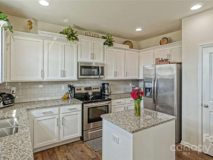 1130 Rock Haven Drive, Charlotte, NC 28216.  MLS# CAR4279066, YatesRealty ID 29530. 