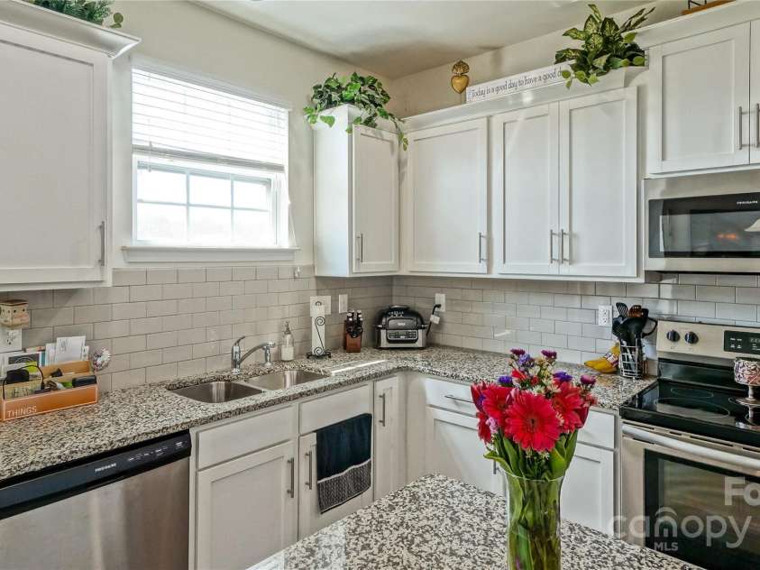 1130 Rock Haven Drive, Charlotte, NC 28216.  MLS# CAR4279066, YatesRealty ID 29530. 