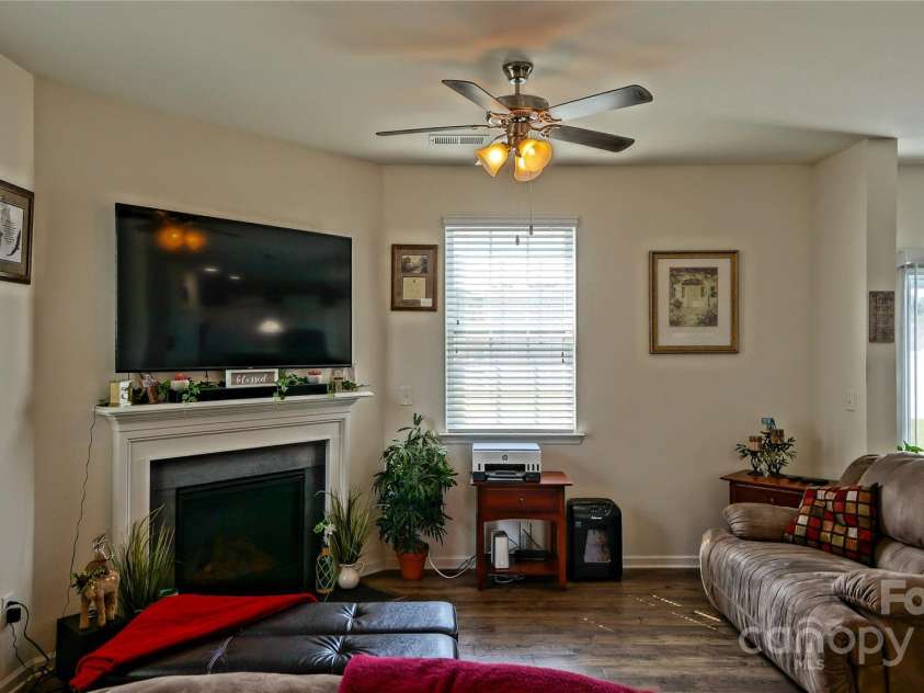 1130 Rock Haven Drive, Charlotte, NC 28216.  MLS# CAR4279066, YatesRealty ID 29530. 