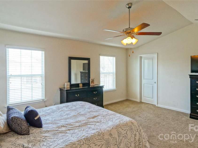 1130 Rock Haven Drive, Charlotte, NC 28216.  MLS# CAR4279066, YatesRealty ID 29530. 