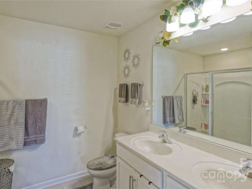 1130 Rock Haven Drive, Charlotte, NC 28216.  MLS# CAR4279066, YatesRealty ID 29530. 