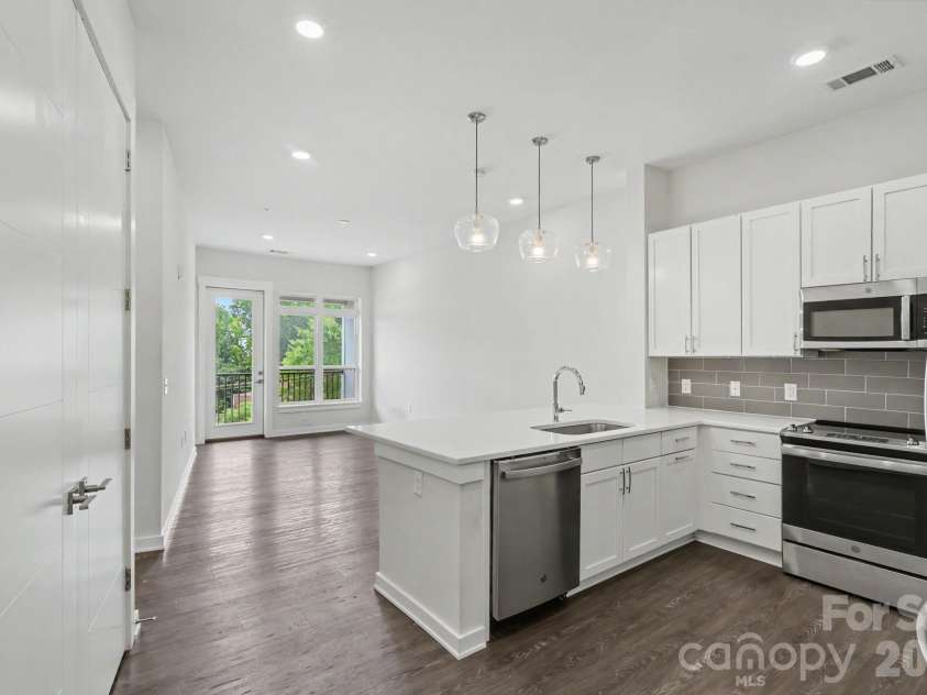 3630 N Davidson Street, Charlotte, NC 28205.  MLS# CAR4392003, YatesRealty ID 29532. 