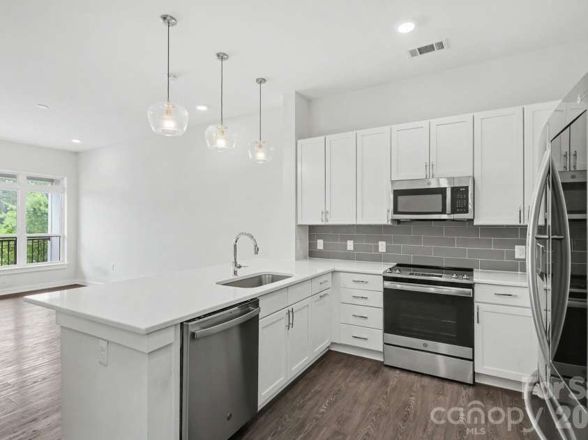 3630 N Davidson Street, Charlotte, NC 28205.  MLS# CAR4392003, YatesRealty ID 29532. 
