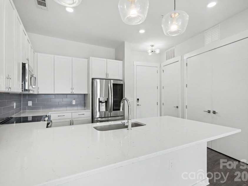 3630 N Davidson Street, Charlotte, NC 28205.  MLS# CAR4392003, YatesRealty ID 29532. 