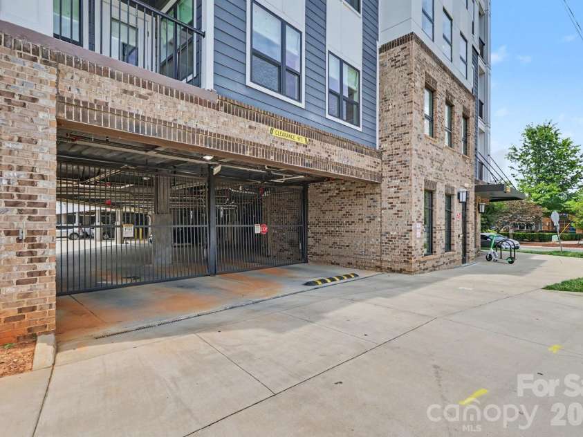 3630 N Davidson Street, Charlotte, NC 28205.  MLS# CAR4392003, YatesRealty ID 29532. 