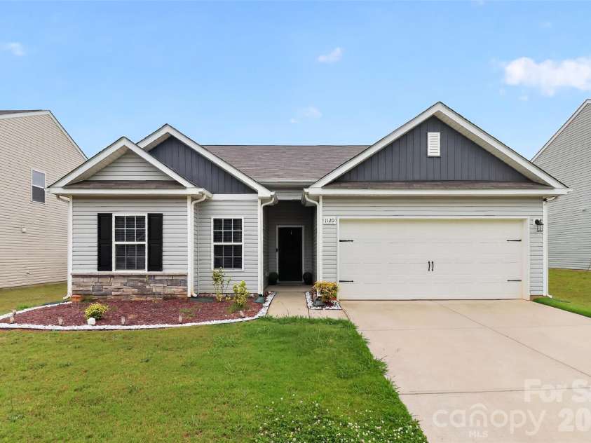 1120 Culver Spring Way, Charlotte, NC 28215.  MLS# CAR4392305, YatesRealty ID 29533. 