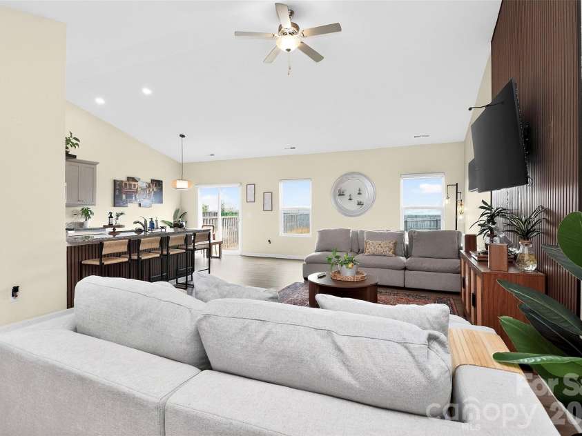 1120 Culver Spring Way, Charlotte, NC 28215.  MLS# CAR4392305, YatesRealty ID 29533. 
