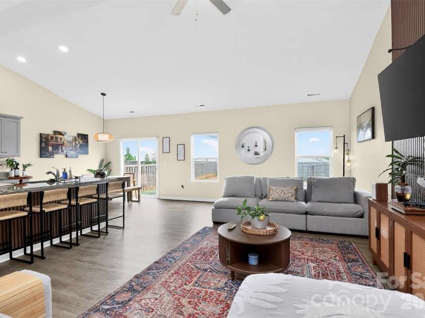 1120 Culver Spring Way, Charlotte, NC 28215.  MLS# CAR4392305, YatesRealty ID 29533. 