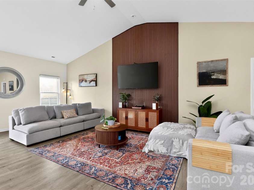 1120 Culver Spring Way, Charlotte, NC 28215.  MLS# CAR4392305, YatesRealty ID 29533. 