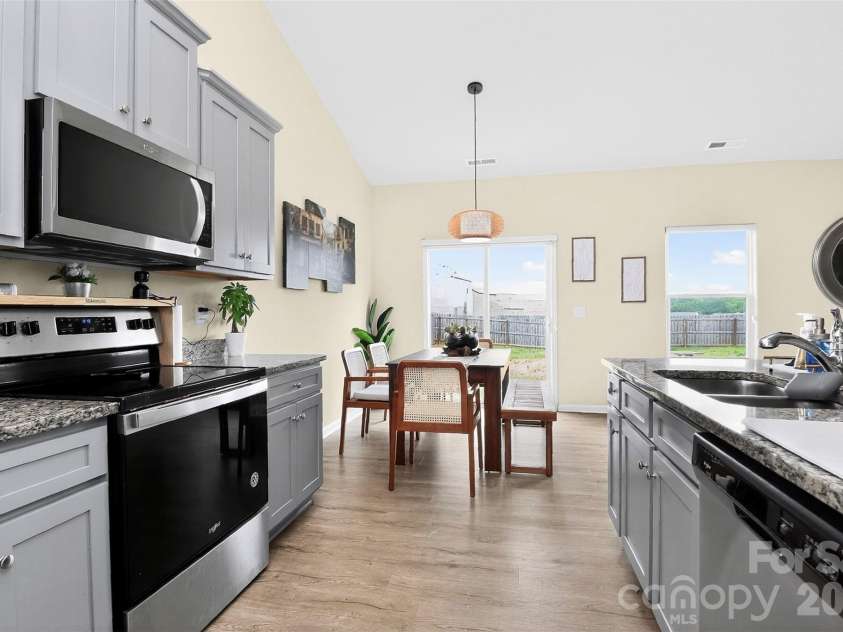 1120 Culver Spring Way, Charlotte, NC 28215.  MLS# CAR4392305, YatesRealty ID 29533. 