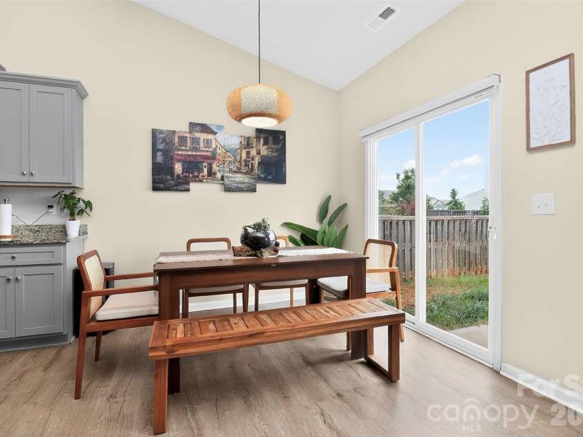 1120 Culver Spring Way, Charlotte, NC 28215.  MLS# CAR4392305, YatesRealty ID 29533. 