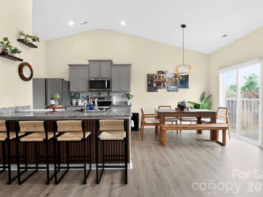 1120 Culver Spring Way, Charlotte, NC 28215.  MLS# CAR4392305, YatesRealty ID 29533. 