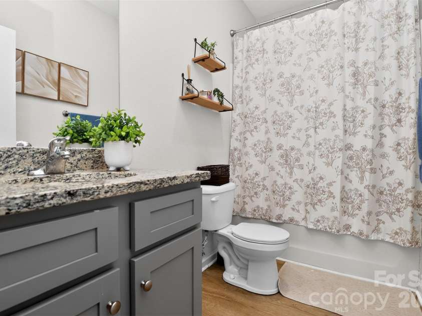1120 Culver Spring Way, Charlotte, NC 28215.  MLS# CAR4392305, YatesRealty ID 29533. 