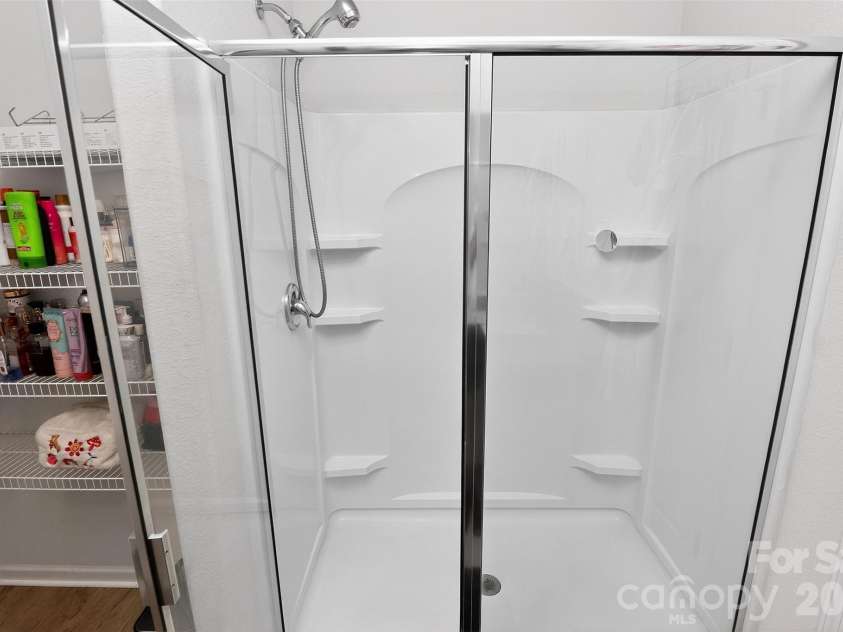 1120 Culver Spring Way, Charlotte, NC 28215.  MLS# CAR4392305, YatesRealty ID 29533. 
