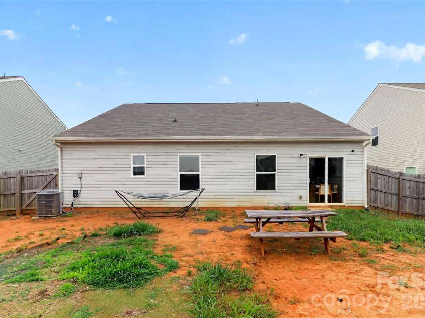 1120 Culver Spring Way, Charlotte, NC 28215.  MLS# CAR4392305, YatesRealty ID 29533. 