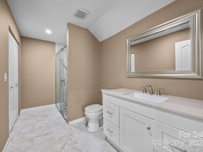 3211 Keady Mill Loop, Kannapolis, NC 28081.  MLS# CAR4278889, YatesRealty ID 29533. Upstairs Bathroom