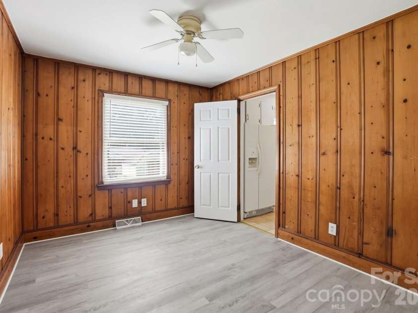 2032 Eastway Drive, Charlotte, NC 28205.  MLS# CAR4392372, YatesRealty ID 29535. 
