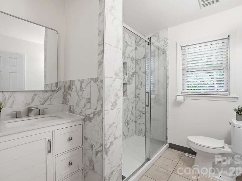 2032 Eastway Drive, Charlotte, NC 28205.  MLS# CAR4392372, YatesRealty ID 29535. 