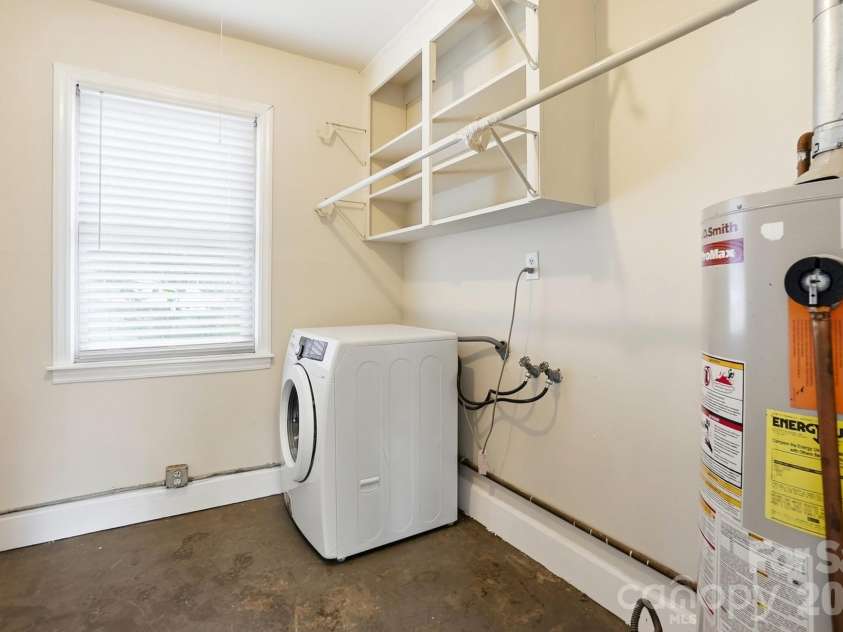 2032 Eastway Drive, Charlotte, NC 28205.  MLS# CAR4392372, YatesRealty ID 29535. 