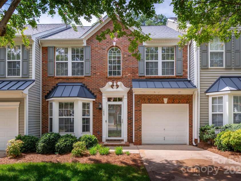 1647 Backcreek Lane, Gastonia, NC 28054.  MLS# CAR4295599, YatesRealty ID 29536. 
